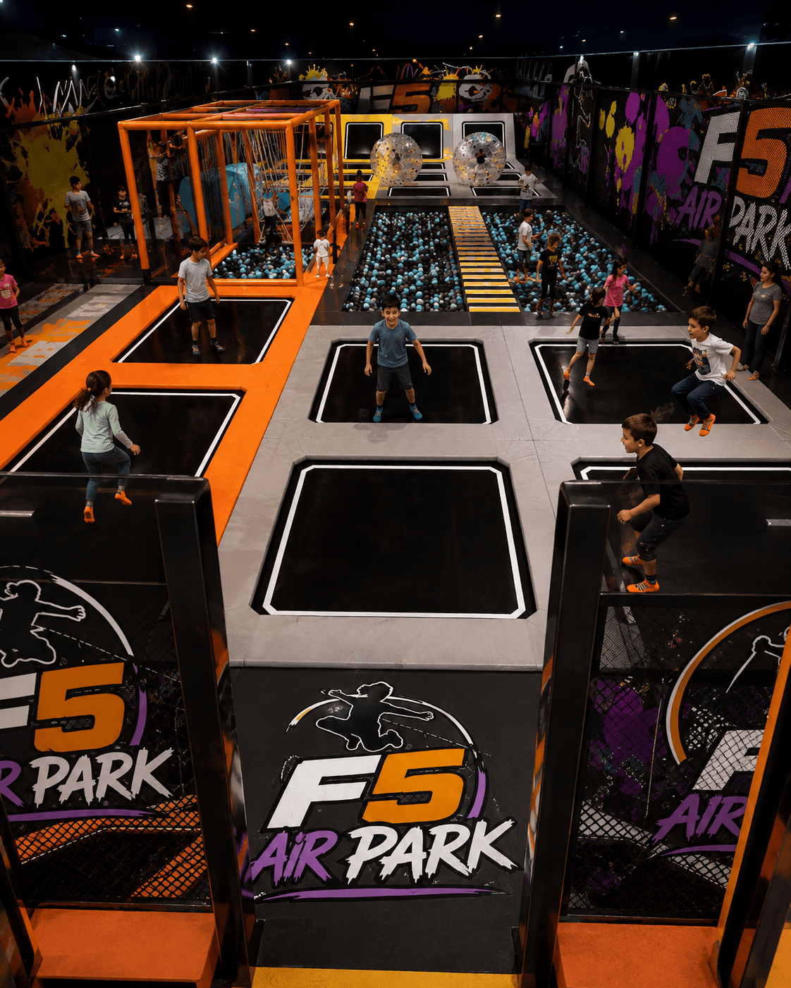 Vista general del parque de trampolines de F5 Air Park